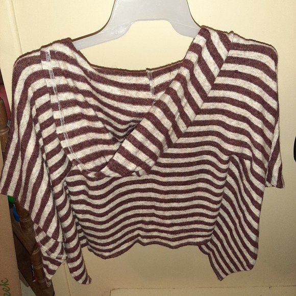 Billabong Hooded Shawl. Sixe Small. Brown plaid - Picture 2 of 4